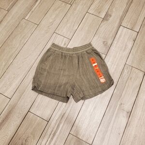 NWOT BRIGGS linen rayon olive green relaxed fit casual pull-on shorts size M